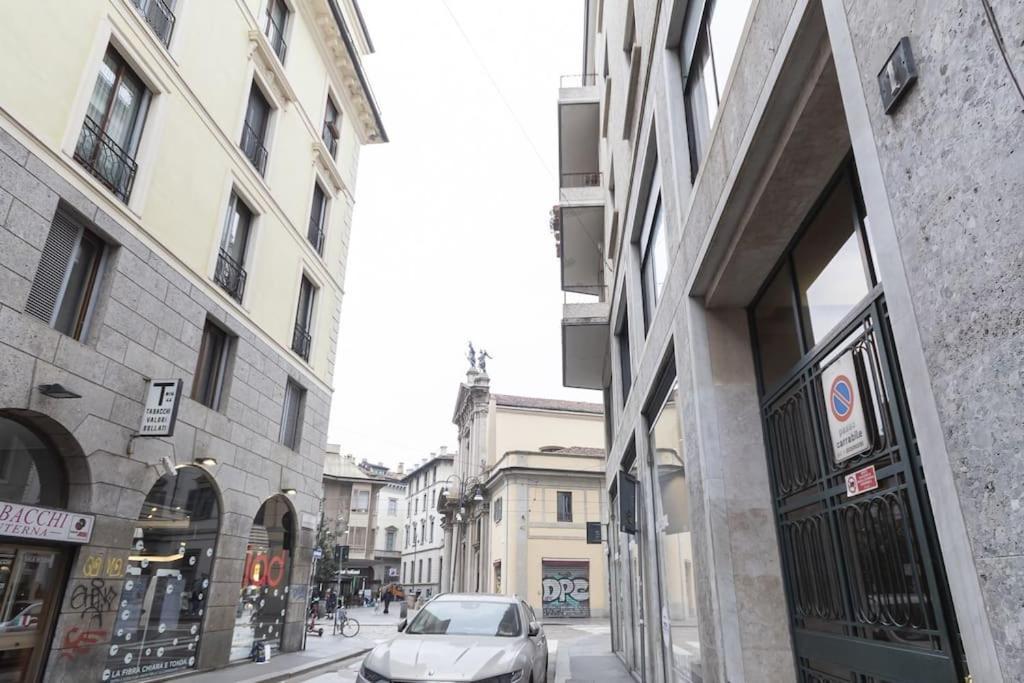 Santa Maria Valle 2 Milan Bagian luar foto